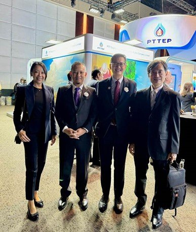 Visiting the APDT 2024 exhibition with Henricus Herwin, Koji Yamamoto and Michelle Tan